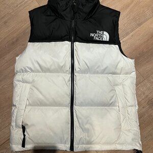 Retro Nuptse Vest in White Dune and Black Size Small